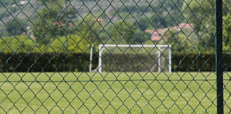 Rete da recinzione, Pali da recinzione ed accessori per recinzione